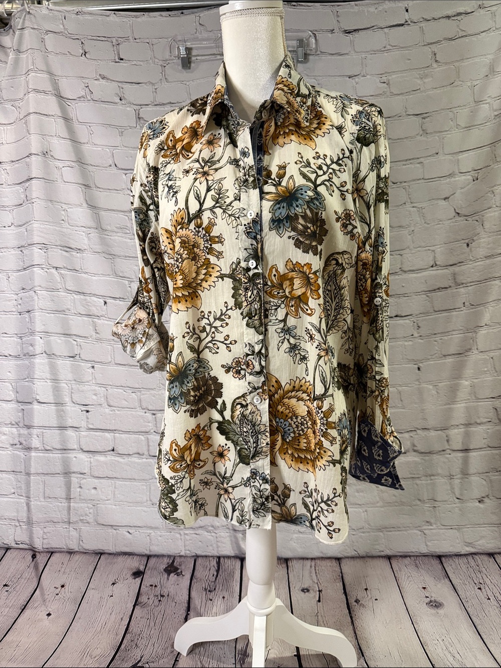 Cin Cream Floral Button-Up Shirt with Contrast Fabric